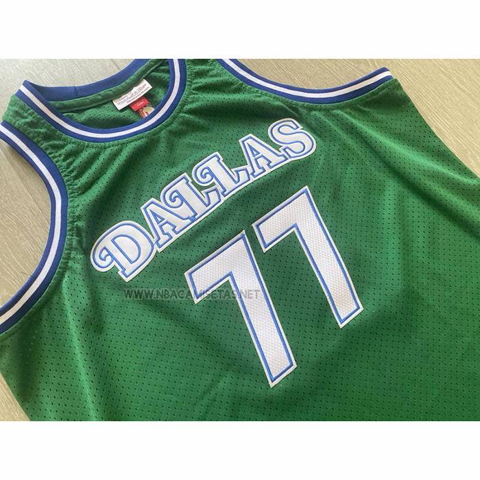 Camiseta Dallas Mavericks Luka Doncic NO 77 Mitchell & Ness 2018-19 Verde